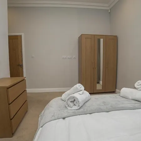 شقة Central 4 Bed *