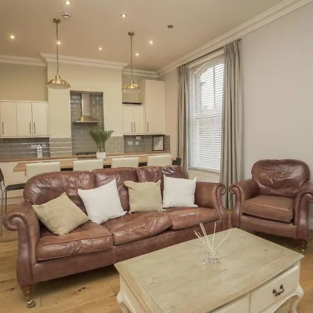 Central 4 Bed