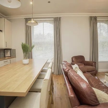 Central 4 Bed