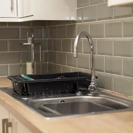 شقة Central 4 Bed ليدز